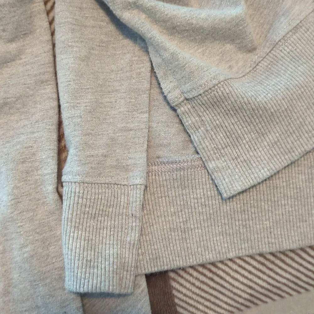 So Lounge Life Cropped Hooded Sweatshirt - Picture 6 of 6
